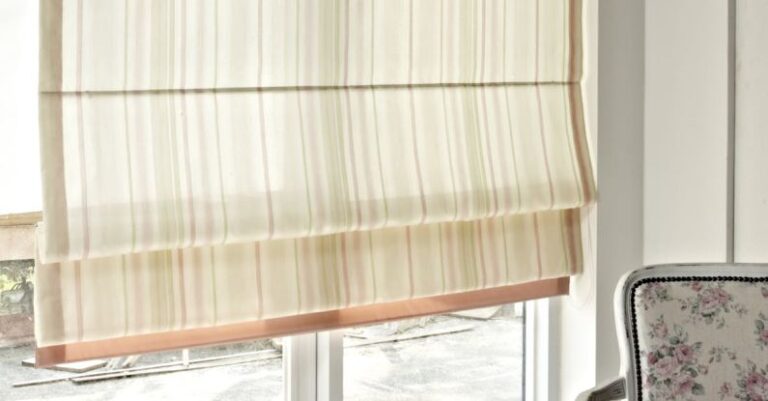 Blinds - Purple Flower on White Basket